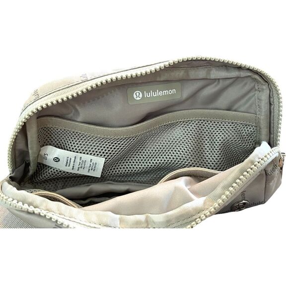Lululemon Everywhere Belt Bag 1L Wordmark Raw Linen Beige NWT Silver Hardware - Picture 5 of 8